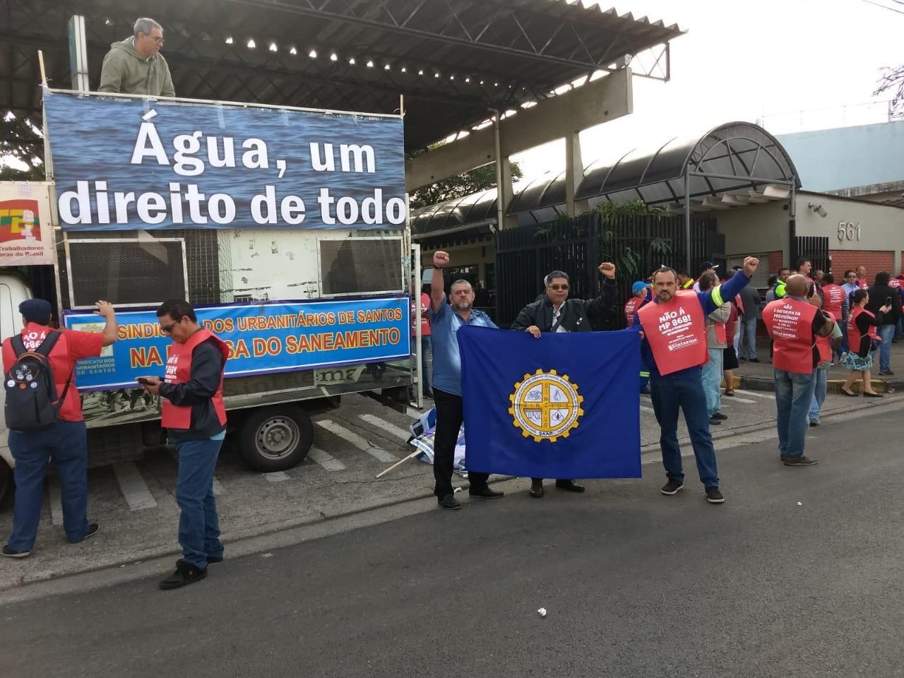 Protesto contra a MP do Saneamento reúne cerca de 3 mil pessoas em São Paulo - Presença do Sintius
