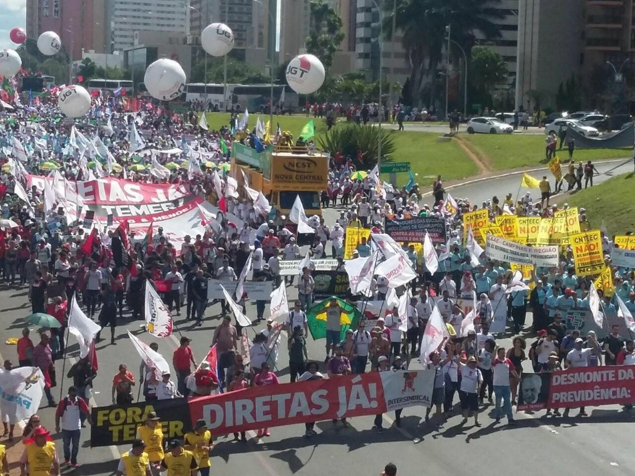 SINTIUS PARTICIPA DE MARCHA DA CLASSE TRABALHADORA, EM BRASÍLIA