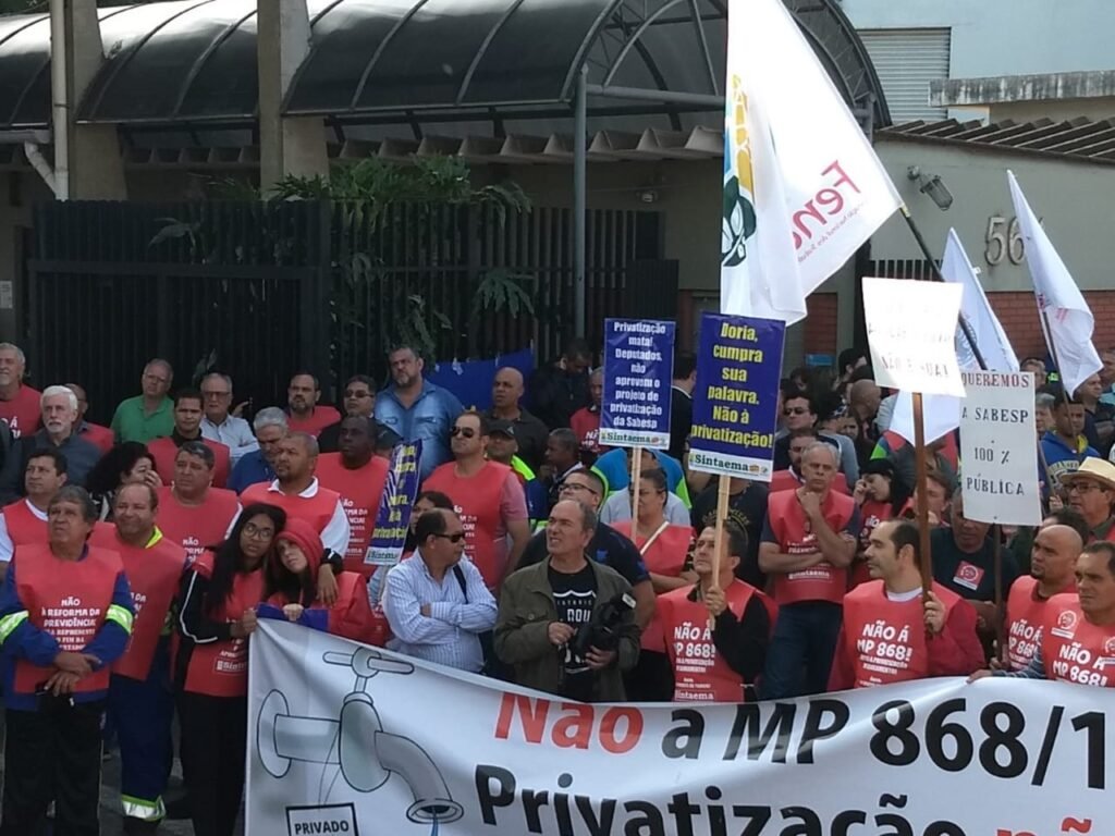 Protesto contra a MP do Saneamento reúne cerca de 3 mil pessoas em São Paulo