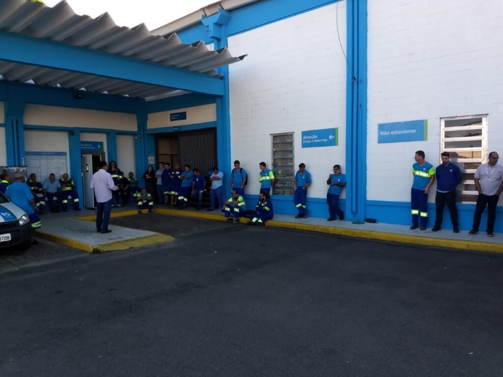 CATEGORIA APROVA ADESÃO À GREVE GERAL DE SEXTA-FEIRA