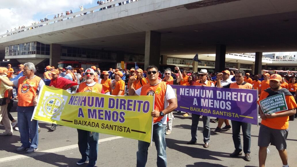 SINTIUS PARTICIPA DE MARCHA DA CLASSE TRABALHADORA, EM BRASÍLIA