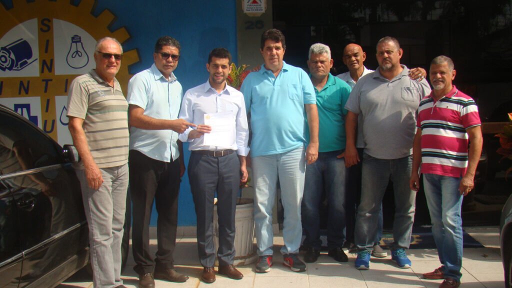 DEPUTADO ESTADUAL CAIO FRANÇA RECEBE REIVINDICAÇÕES DOS TRABALHADORES DA SABESP