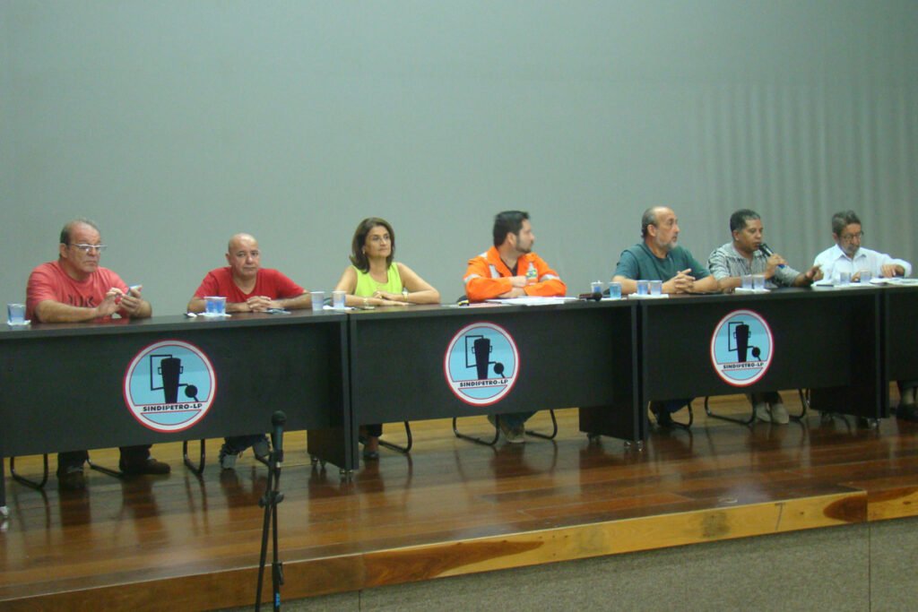 PLENÁRIA DO CONSELHO SINDICAL DEFINE AÇÕES DE PREPARAÇÃO PARA A GREVE GERAL NA BAIXADA SANTISTA