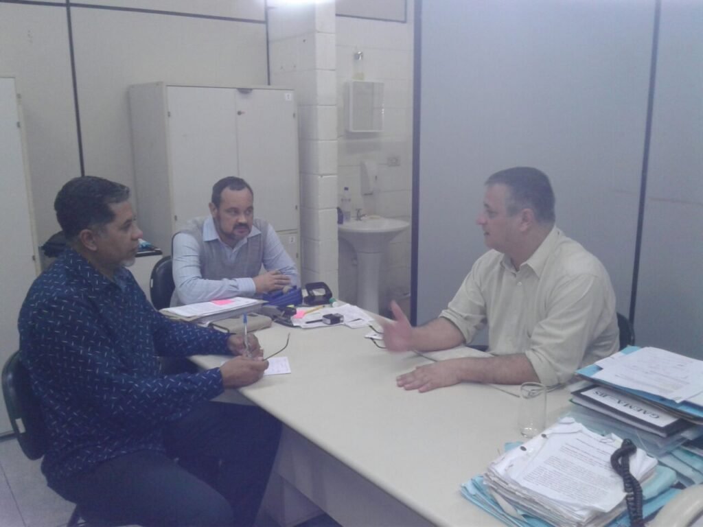 reunião com secretário do meio ambiente no guarujá