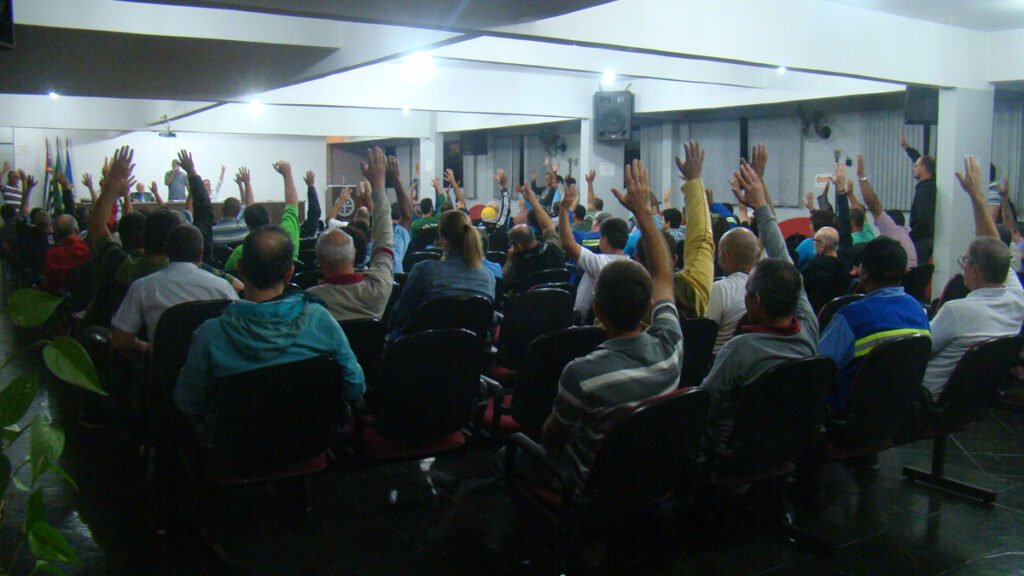 TRABALHADORES DA SABESP DECIDEM SUSPENDER GREVE ATENDENDO CONCILIAÇÃO NO TRT
